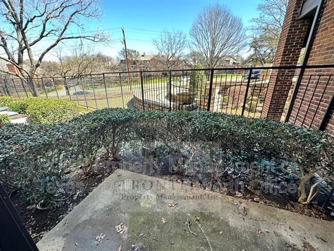 Building Photo - 1655 Ascension Bluff Dr