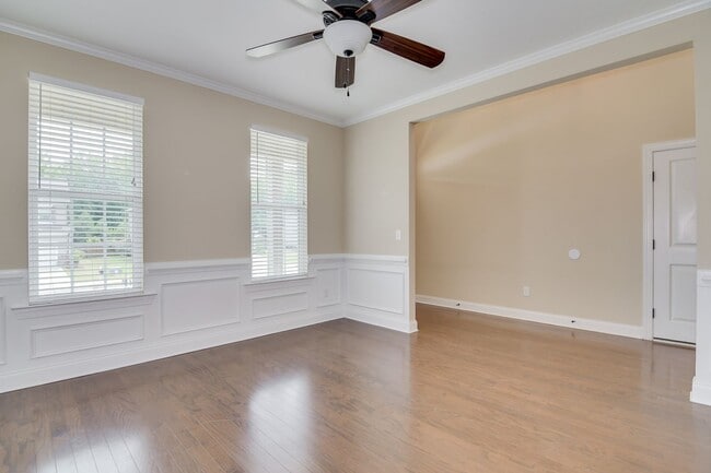 Building Photo - Canterbury Farms - 4 Bed 2.5 Bath