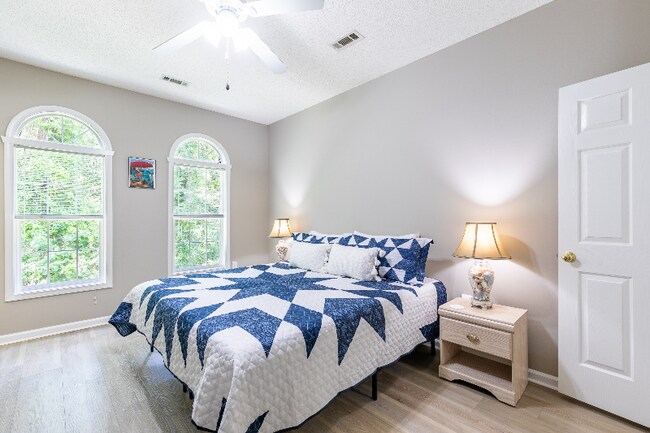 Building Photo - 9776 Leyland Dr