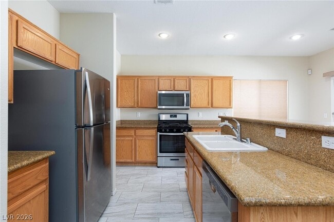 Building Photo - 2598 Highland Cliff Dr