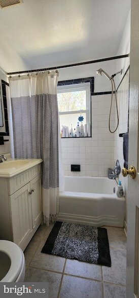 Building Photo - 5828 Biscayne Dr