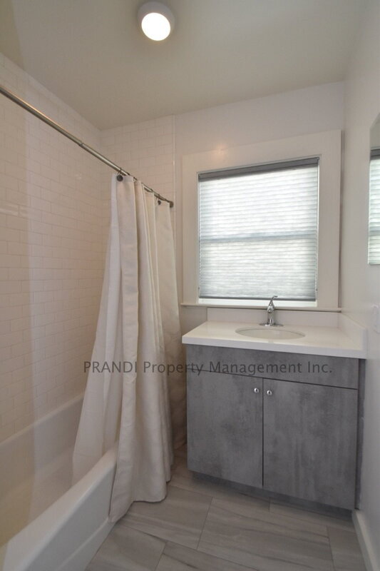 Building Photo - 1533 4th St