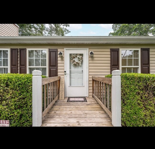Building Photo - 73 Forest Ave