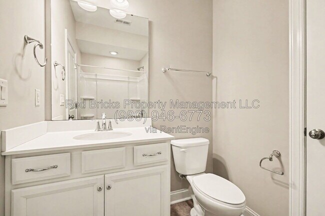 Building Photo - 145 Barclay Dr