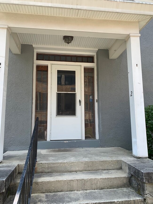 Building Photo - 2 Schonhardt St