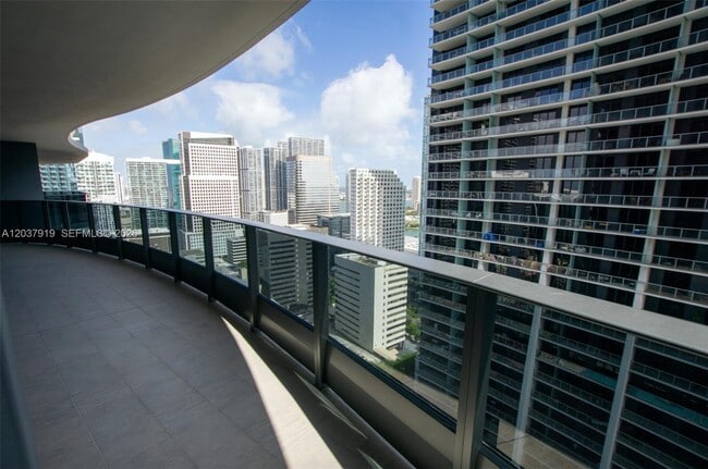 Building Photo - 1000 Brickell Plaza