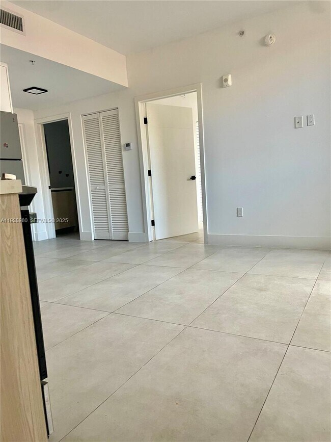 Building Photo - 1547 NW 2nd St