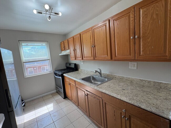 Building Photo - Spacious 3-Bedroom Condo in Randle Heights!!