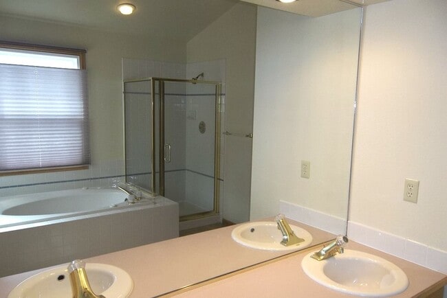Building Photo - Traditional Elegance with Room to Grow in ...