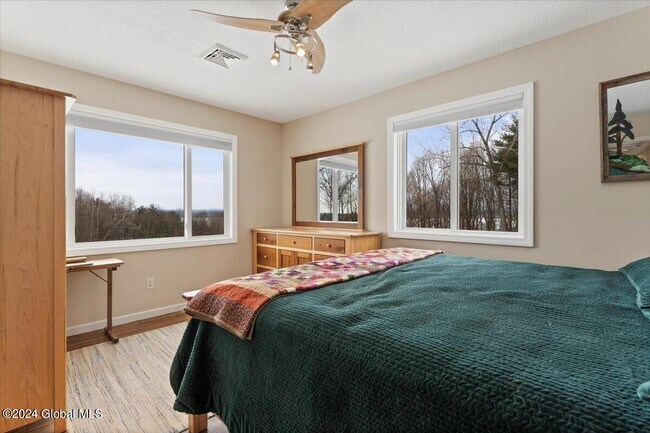 Building Photo - 7 Hill Rd