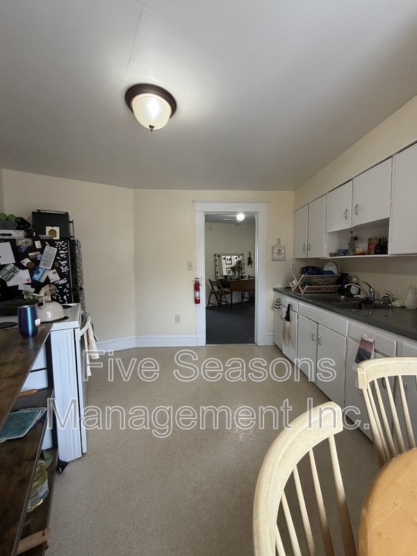 Building Photo - 10 Lafayette Pl