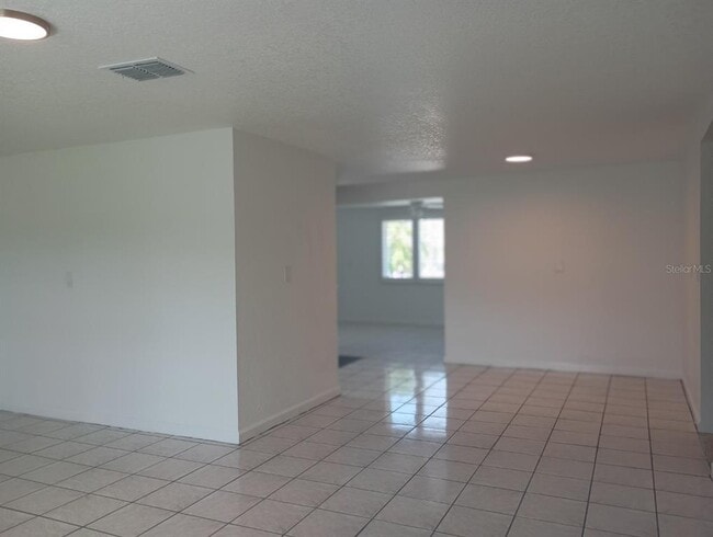 Building Photo - 5024 Miller Bayou Dr