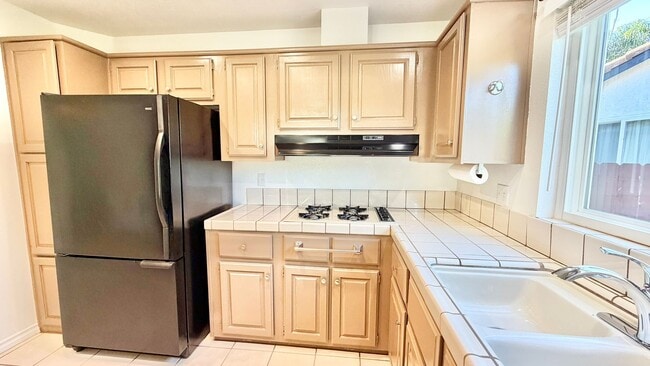 Building Photo - Lovely Single-Story Home in the Friendly a...