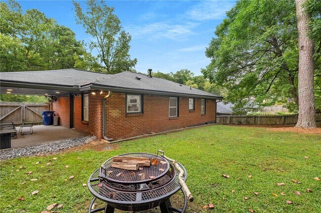 Building Photo - 1857 Boulderview Dr SE