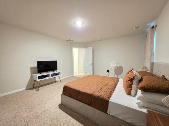 Building Photo - 1120 Wintermead Lp