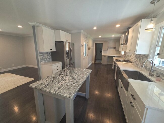 Building Photo - 4064 Cedar Knoll Dr