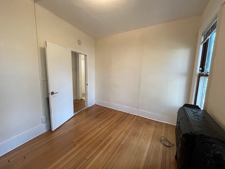 Building Photo - 225 W Gilman St