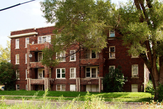 Building Photo - 3045 Blaine St