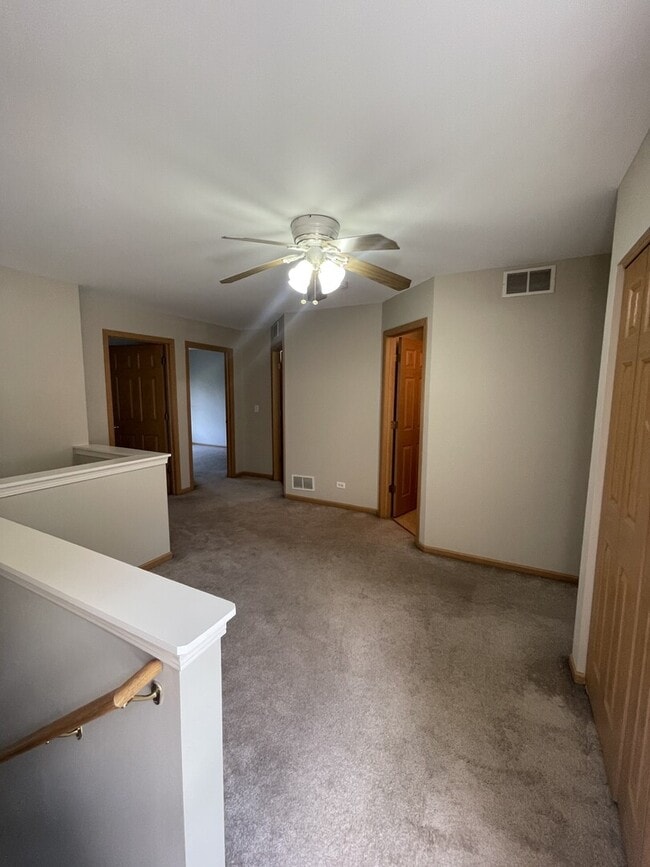 Building Photo - 160 Concord Dr S