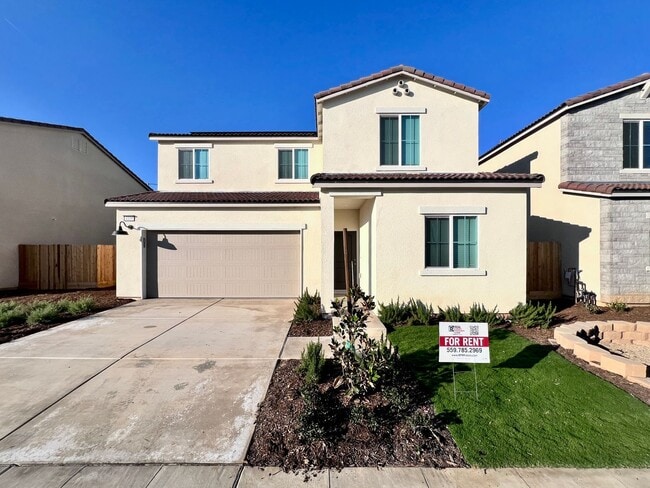 Primary Photo - $3195.00 Ashlan & Highland, 5 Bedroom House - Buckingham Ave, Clovis - Solar Panels