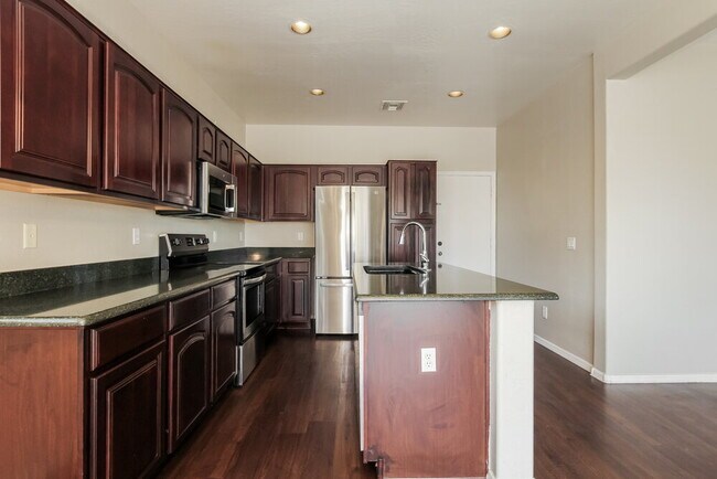 Building Photo - 6323 S 45th Ln