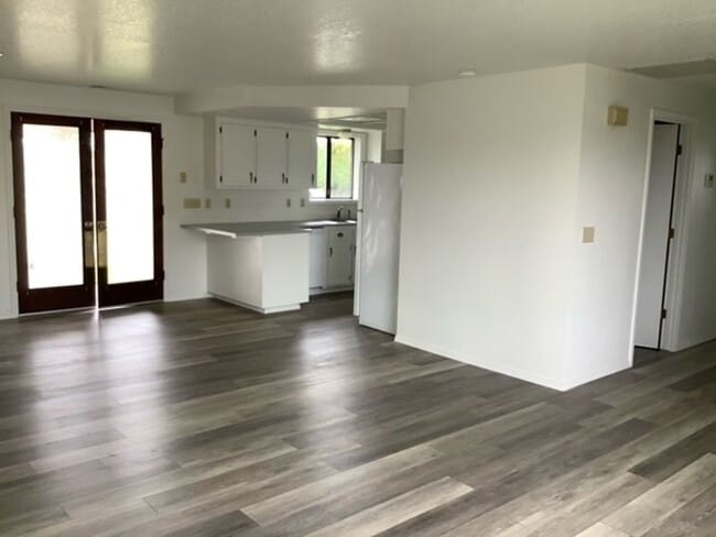 Building Photo - 2109
