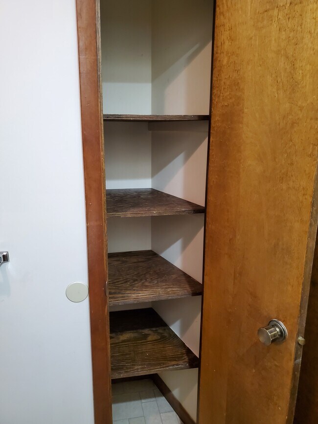 Building Photo - 2790 Mt Holyoke Rd