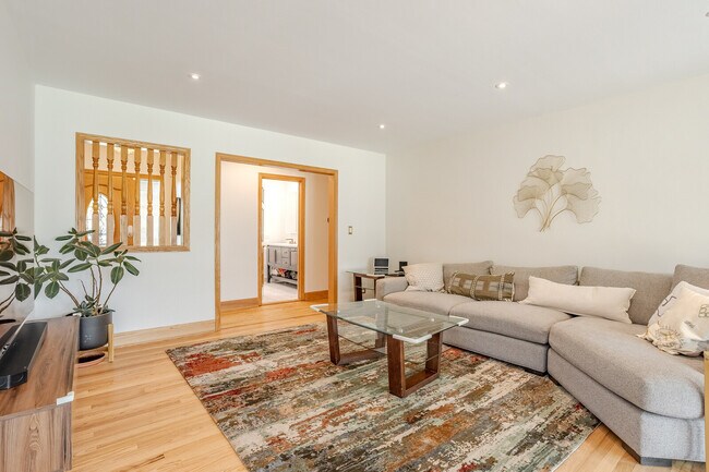 Building Photo - 715 Lamon Ave