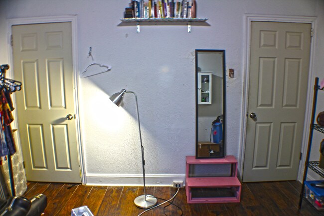 Building Photo - 1922 Waterloo St