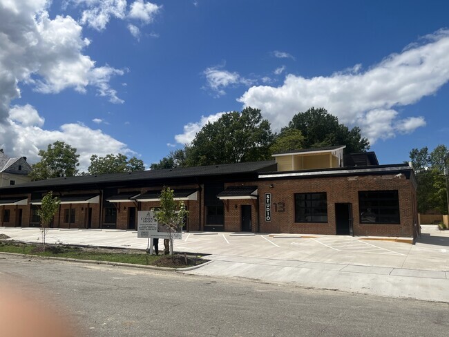 Building Photo - 118 S Pearl St