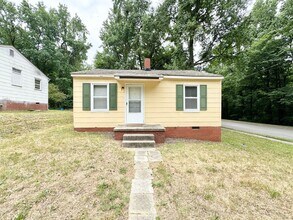 Building Photo - Cozy 2 Bedroom Home!!