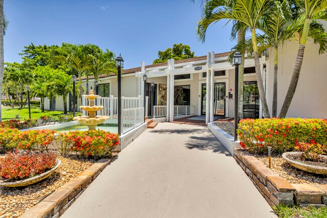 Building Photo - 14623 Bonaire Blvd