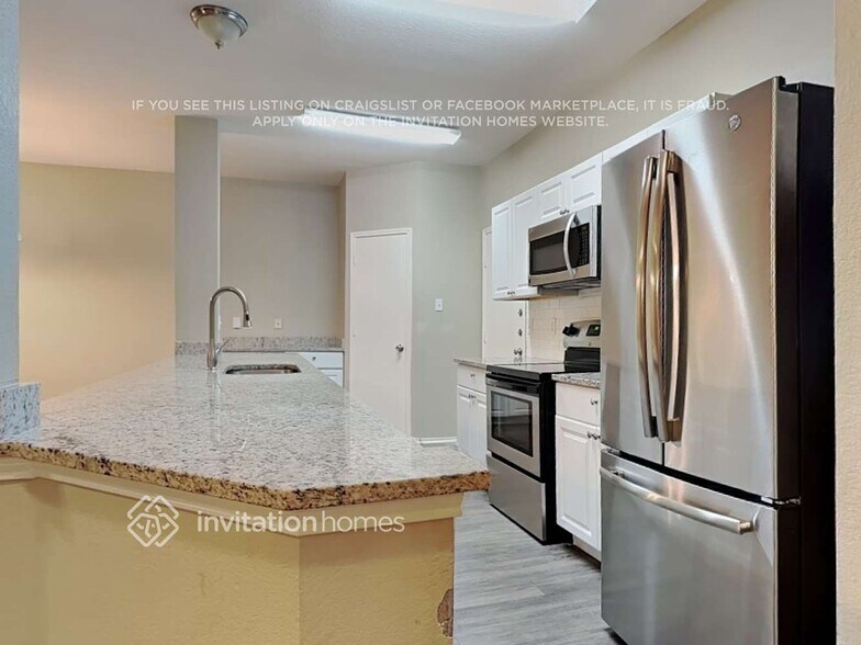 Building Photo - 6717 Flamewood Dr