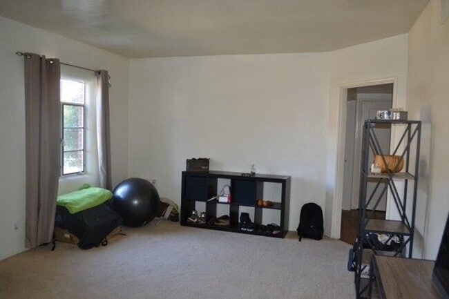 Building Photo - Beamer Park Home For Rent