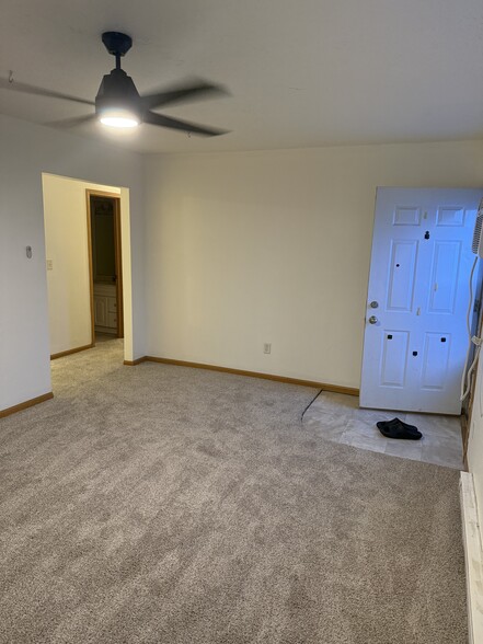 Building Photo - 728 31st St N