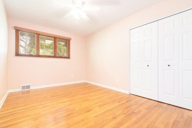 Building Photo - 3672 Middlebury Ln