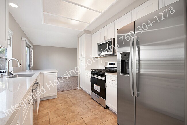 Building Photo - 4504 Goldfinch Way