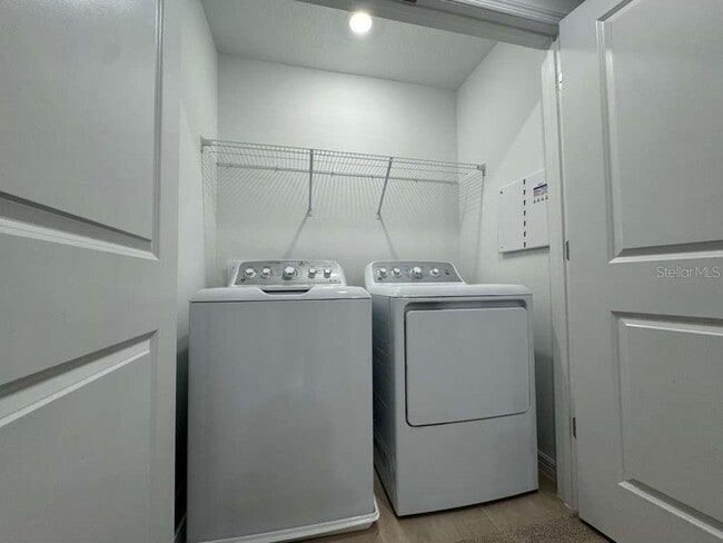 Building Photo - 7629 WATERSCAPE Dr