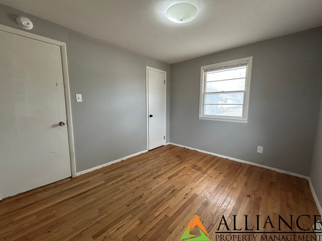 Building Photo - Cute 3 bedroom home!