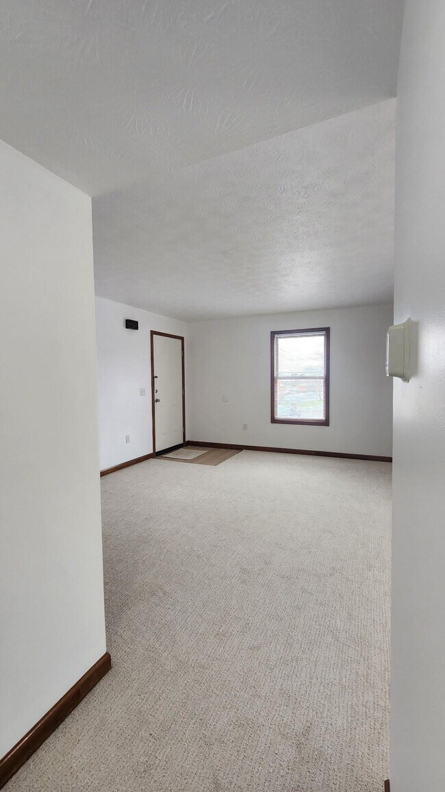 Building Photo - 304 Remington Ct