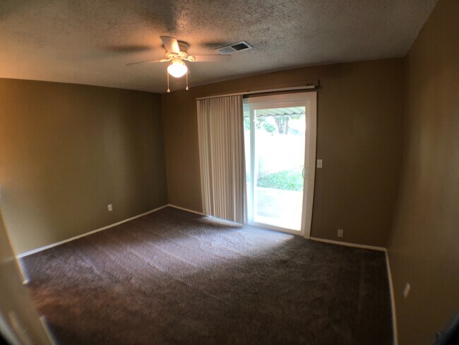 Building Photo - S Elm Ct Duplex