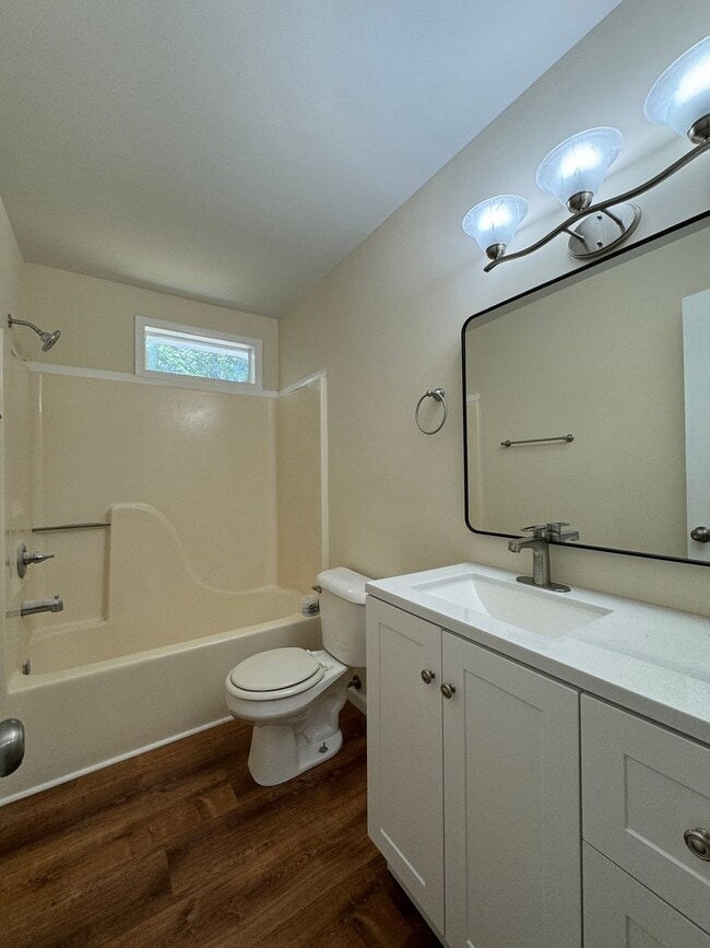 Building Photo - 1511 Rustic Dr