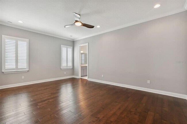 Building Photo - 403 S Melville Ave