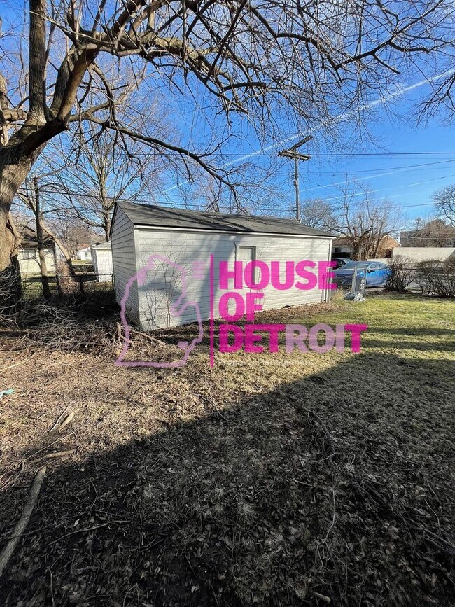 Building Photo - 21900 Coolidge