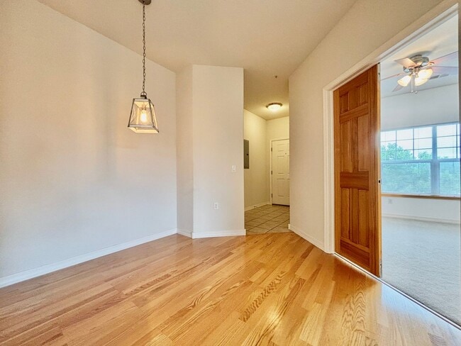 Building Photo - Beautiful 2 Bed 1 Bath Haven in Central Fort Collins!