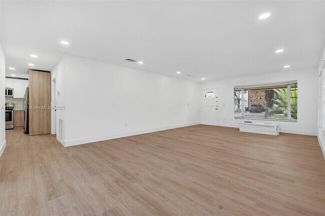Building Photo - 7461 SW 115th Ct