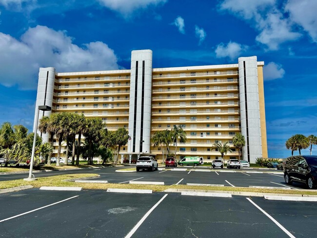 Building Photo - Annual Rental on Hutchinson Island