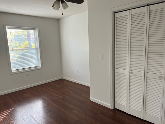 Building Photo - 4543 Mayflower Rd