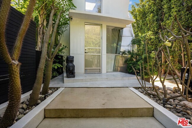 Building Photo - 8752 Rangely Ave