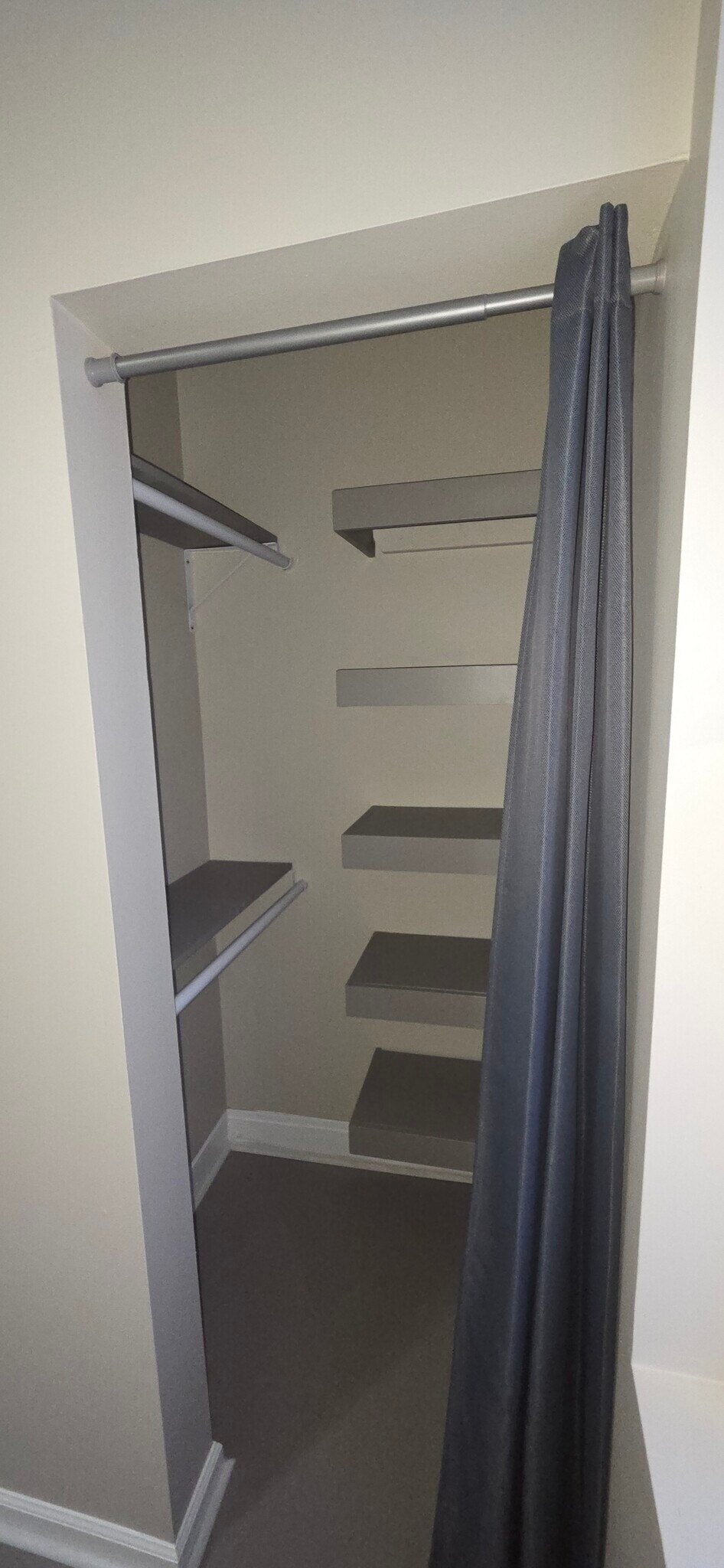 Building Photo - 484 Merchants Rd